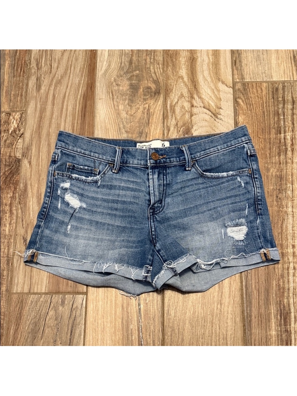 Abercrombie & Fitch Low Rise Short